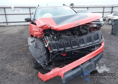 2020 Jeep Compass Trailhawk 4X4 z USA, uszkodzony, nr VIN 3C4NJDDB7LT255497